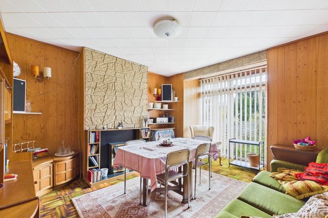 21 Featherbed Lane, Croydon photo 3