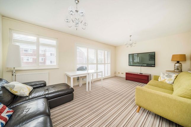 5 York House, Courtlands, Richmond photo 2