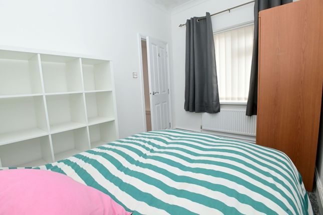 Flat 5, 20-22, Carlisle Street (*), Cardiff photo 4