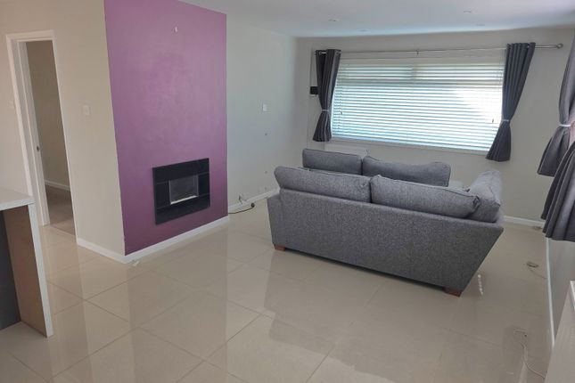 15, Cynthia Grove, Newport photo 2