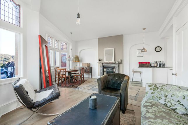 Top floor flat, 1-3 Greys Road, Henley-on-Thames photo 2