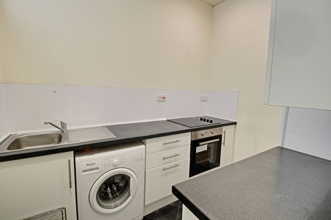 Flat 3, 2 Sefton Road, LIVERPOOL photo 4