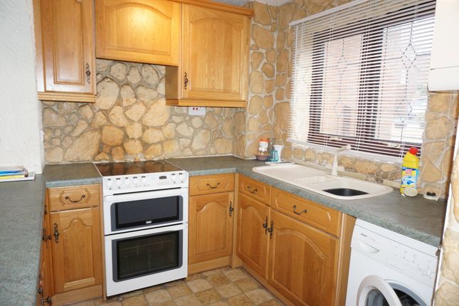 11, Bayleaf Avenue, Swindon photo 4