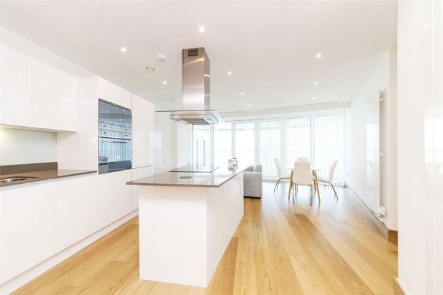 Apartment 1709, Arena Tower, 25, Crossharbour Plaza, London photo 2