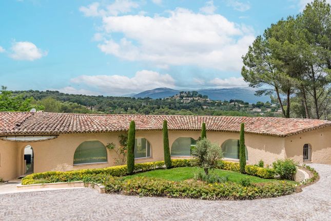 Villa for sale in Mouans Sartoux, Mougins, Valbonne, Grasse Area, French Riviera