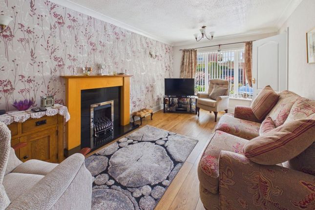 9, Heather Drive, Whitby photo 2