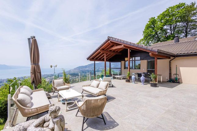 Thumbnail Villa for sale in Blonay, Canton De Vaud, Switzerland