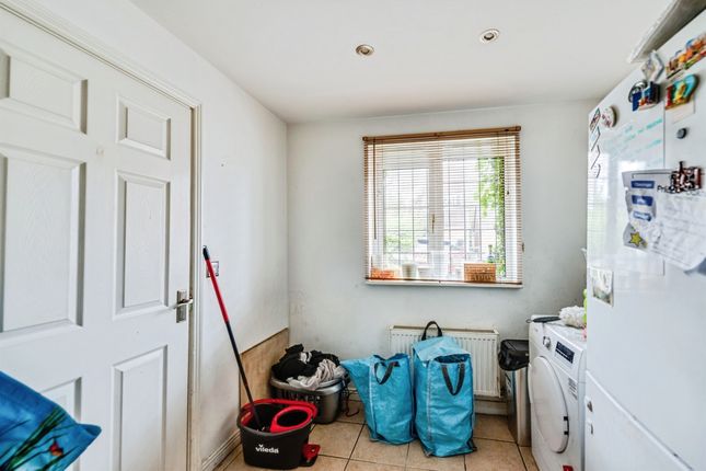 5, Filsham Road, Swindon photo 3