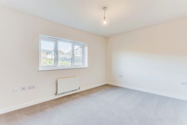 End terrace house for sale in Elderberry Rise, Soothill, Batley