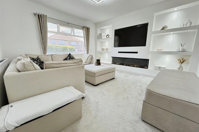 10, Lodore Avenue, Bradford photo 3