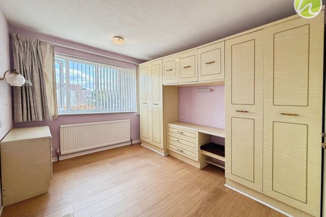 1 Coxes Close, Stanford-Le-Hope photo 4