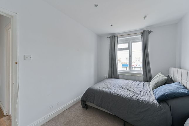 Garratt Lane, Tooting photo 5