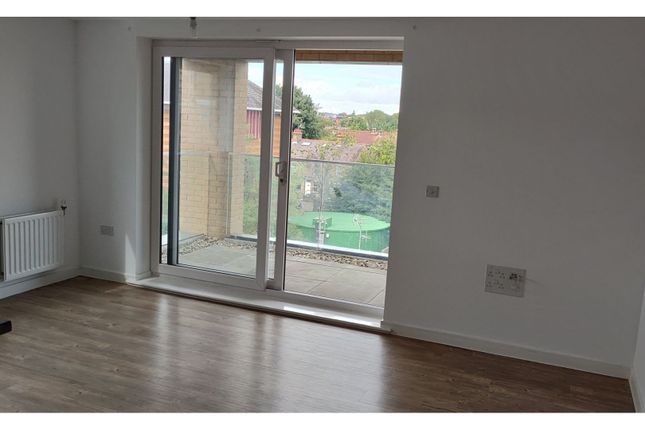 Thumbnail Flat for sale in Dunn Side, Chelmsford