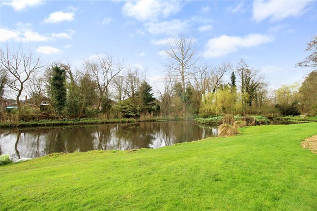 Flat for sale in Bearwater, Hungerford, Berkshire