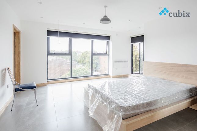 Thumbnail Flat to rent in Lowth Road, Camberwell