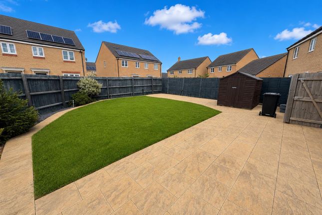 8, Wing Mews, Peterborough photo 3