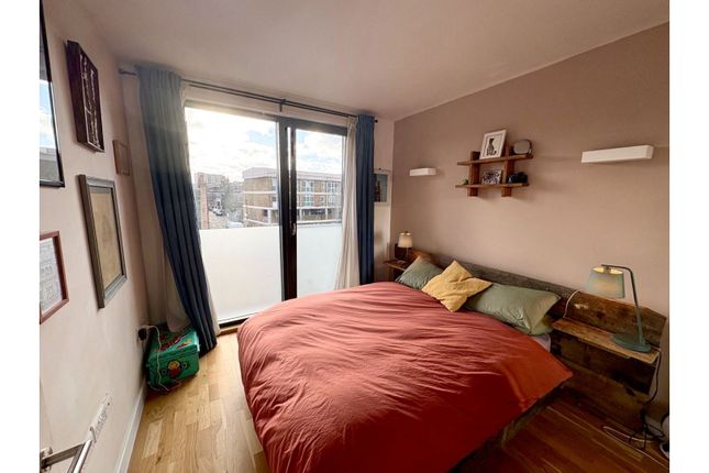 Flat 15, 10, Wynne Road, London photo 4