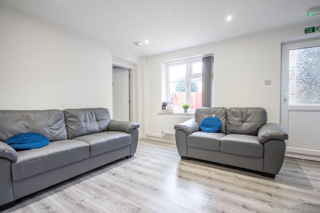 Room 4, 2 Sage Road, Leicester photo 2