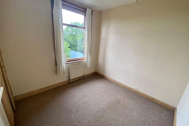 19, Park Road, West Yorkshire photo 5