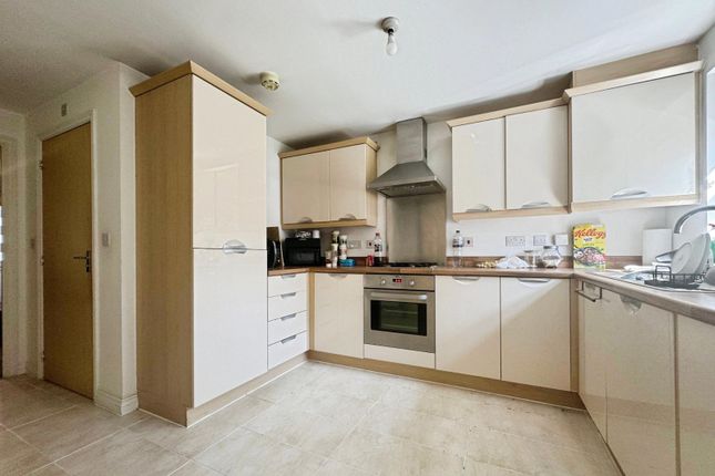 14, Houseman Crescent, Manchester photo 4