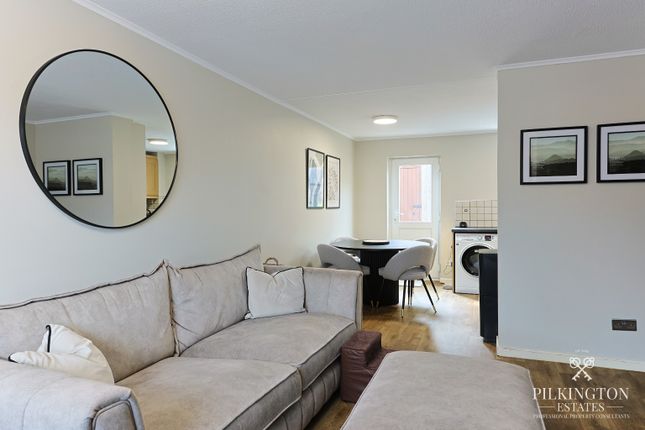 17 Hedingham Close, Plymouth, Devon photo 3