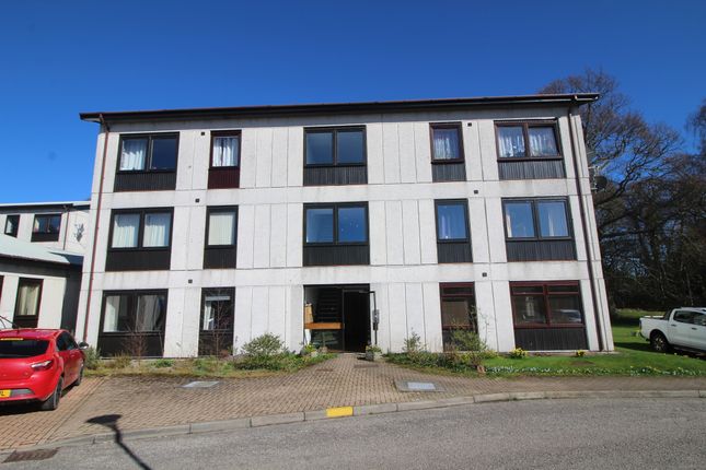 Thumbnail Flat for sale in Tulloch Court, Dingwall