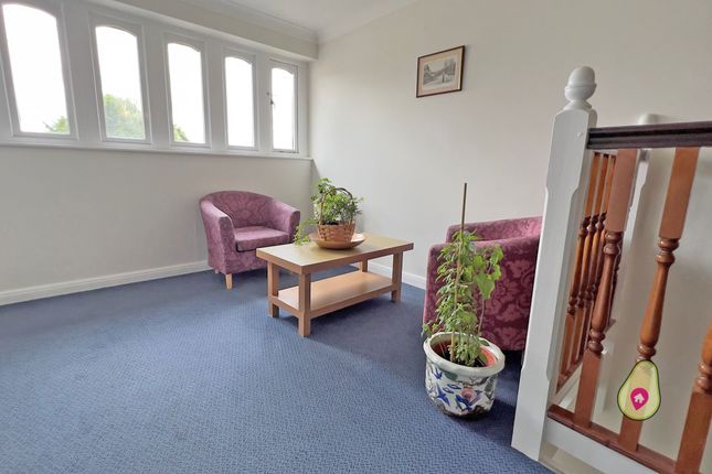 Flat for sale in Reading Road, Pangbourne, Reading