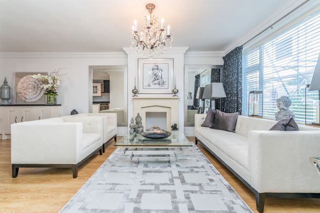 Cadmore Lane, Cheshunt, Waltham Cross EN8, 3 bedroom semi-detached