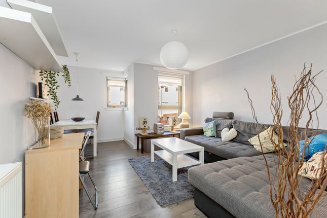 14/1 Salamander Place, Edinburgh, EH6 7JW photo 2