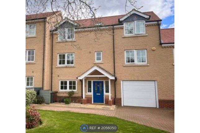 Thumbnail Terraced house to rent in Walnut Mews, Peterborough