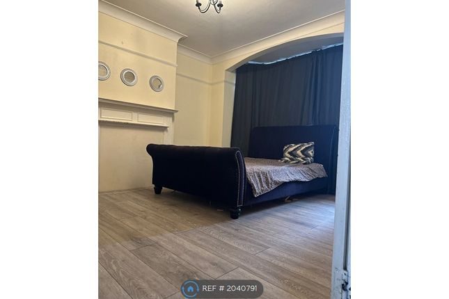Thumbnail Room to rent in Greenstead Avenue, Woodford Green