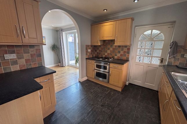 10, Bilston photo 4