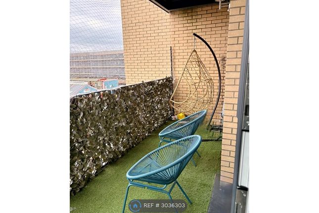 Flat, Halley House Westmoreland Road, London photo 3