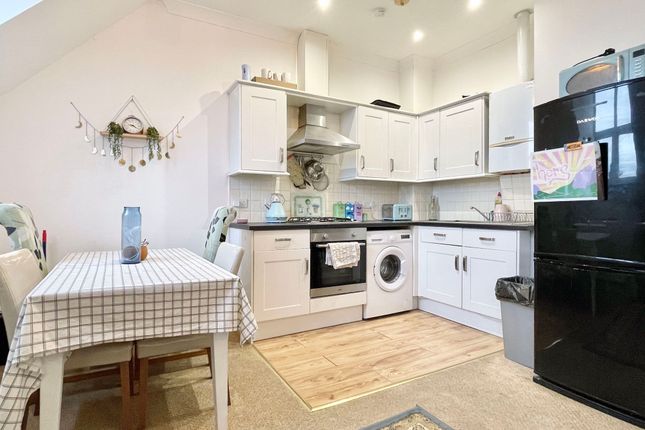 Flat 8, Francesca Court, Cowes photo 3