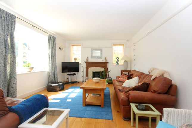 29, George Road, Milford-on-Sea photo 3