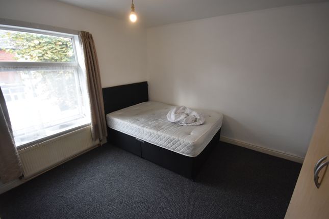 Room 2, 98, Hollis Road, Coventry photo 2