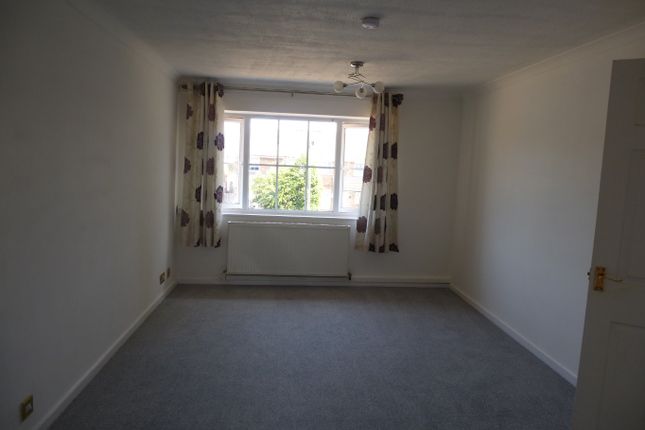 35, Dunbar Drive, Reading photo 5