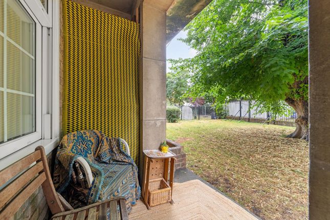 3, George Beare Lodge, Worsopp Drive, London photo 3