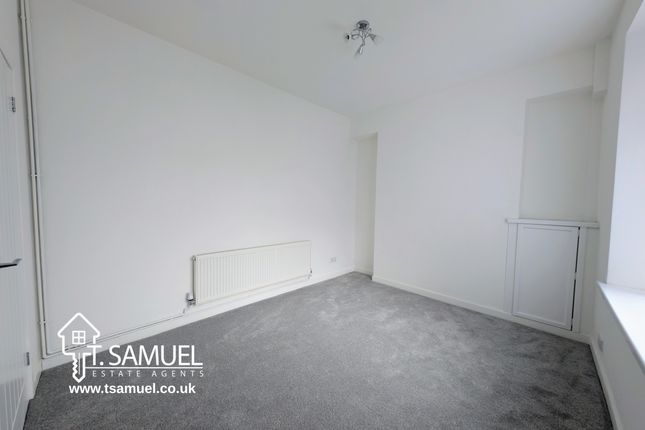 7 Gladstone Terrace, Aberpennar photo 4