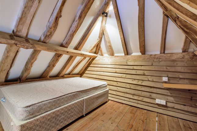 The Granary, Slades Farm, Thorncombe Street, Guildford photo 4
