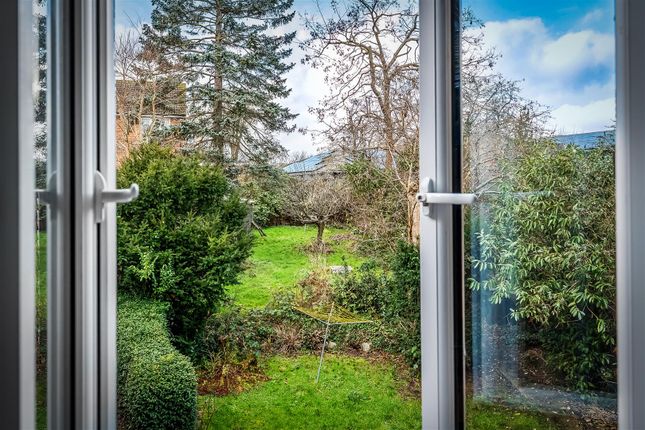 31, Kingston Road, Leatherhead photo 4