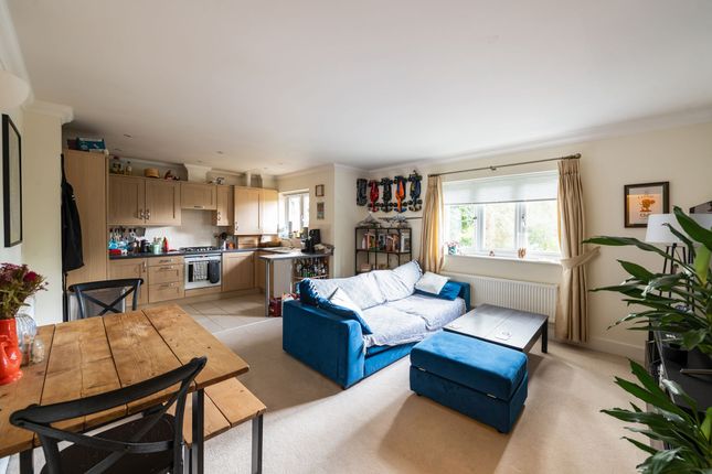 Flat 6, 52 Park Lane East, Reigate photo 2