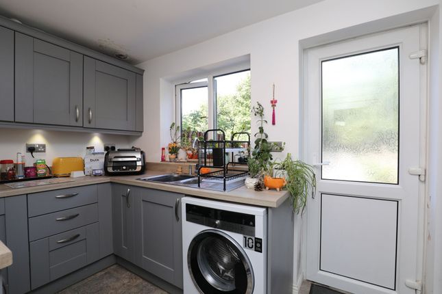2 Silverstone Close, Cardiff photo 3