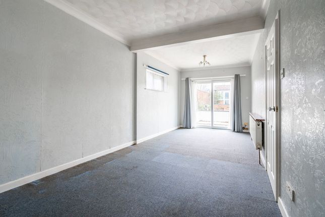 101 Kimberley Road, Lowestoft photo 4