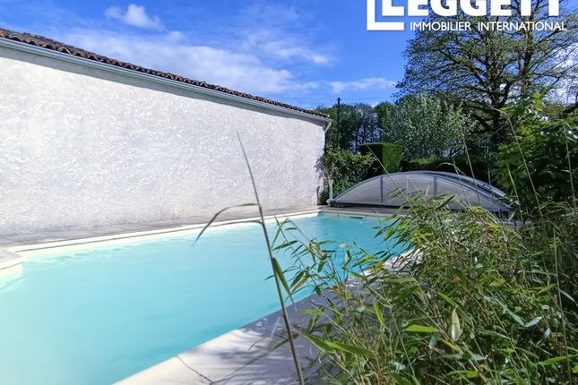 Villa for sale in Aussac-Vadalle, Charente, Nouvelle-Aquitaine