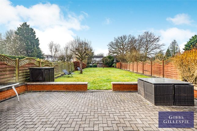 70, Oaklands Avenue, Hertfordshire photo 2