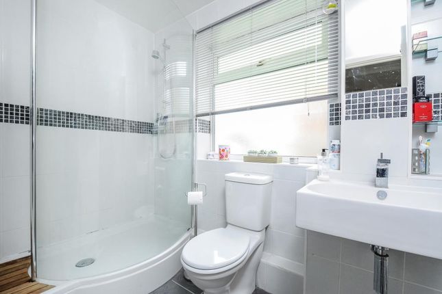 Flat for sale in Anglesea Road, Kingston Upon Thames