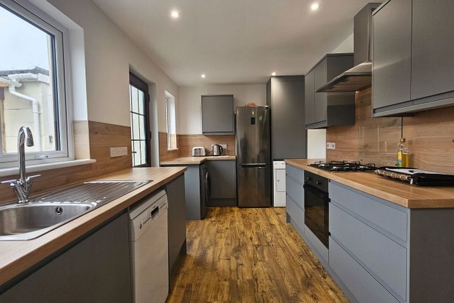 4, Lamellyn Road, Par photo 2