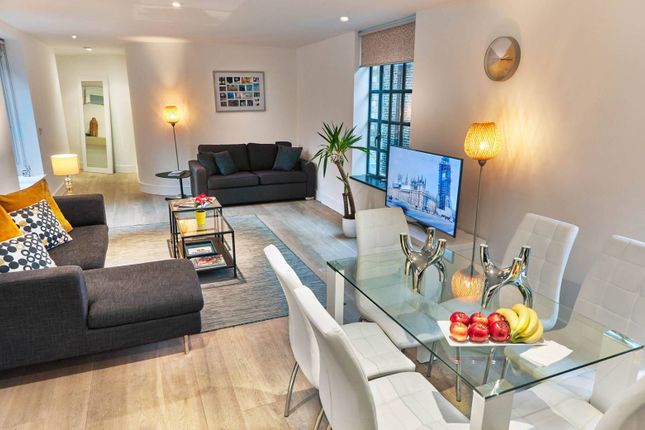 Flat for sale in The Piazza Residences, Covent Garden, London