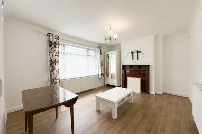 48 Attewood Avenue, London photo 2